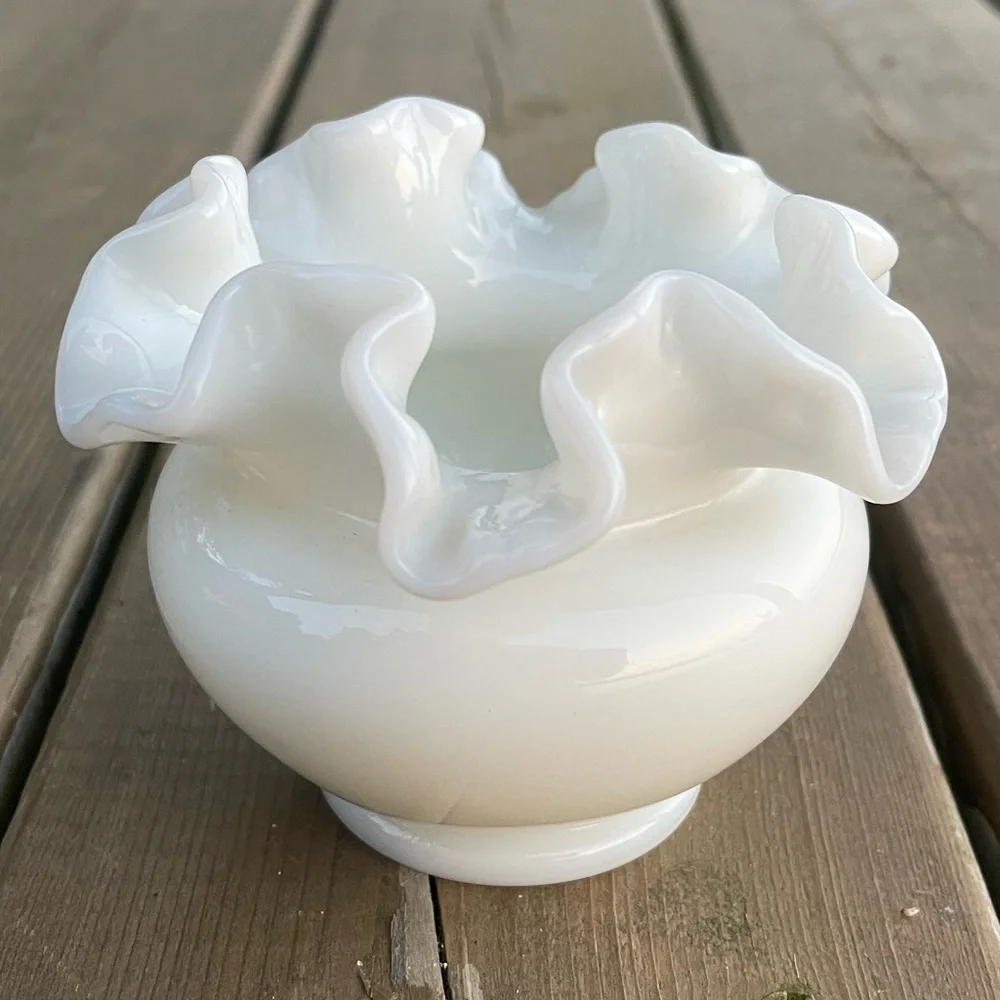 Vintage Fenton Ruffled Edge Milk Glass Rose Bowl Retro Glass Decor - Picture 7 of 13